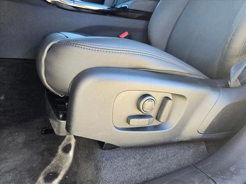 New 2026 Land Rover Range Rover Velar Dynamic SE image 4