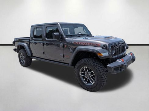 Used 2025 Jeep Gladiator Mojave w/ Technology Group AWD/4WD image 1