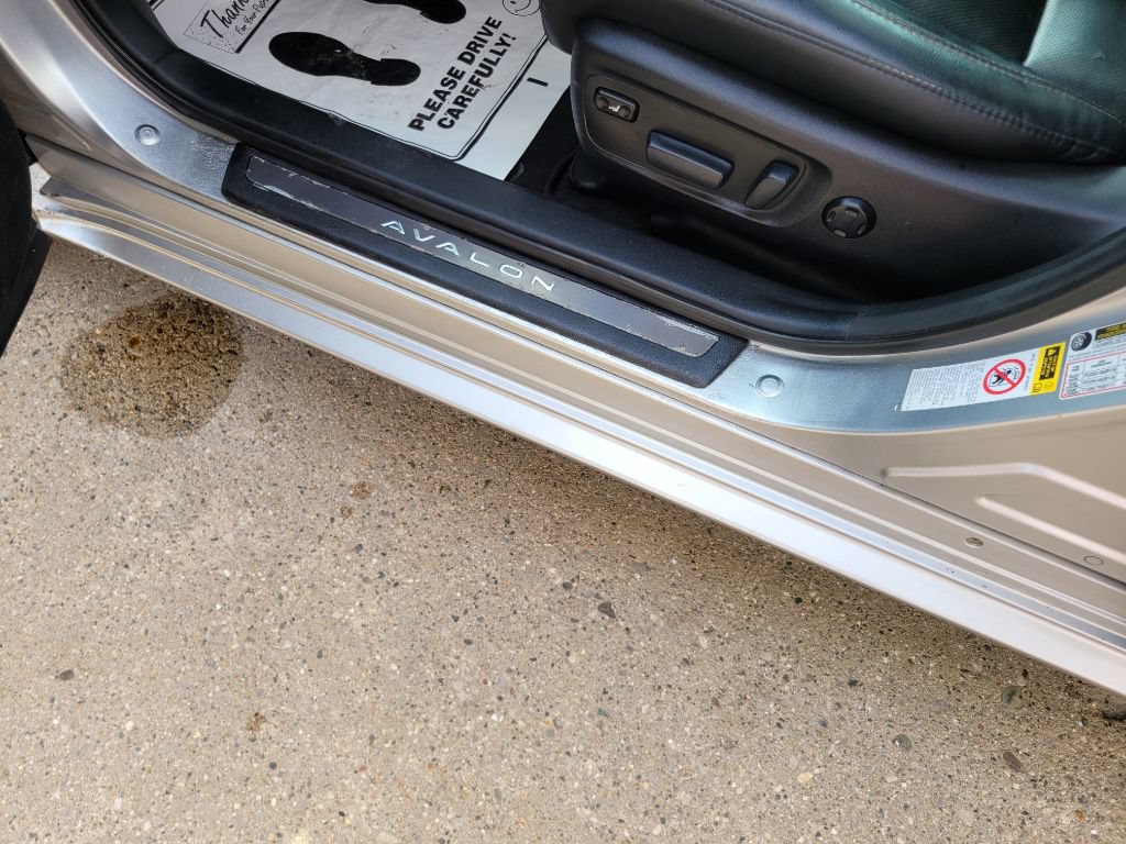 Used 2013 Toyota Avalon Limited FWD image 16