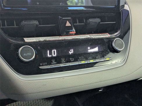 Certified 2025 Toyota Corolla LE FWD image 21