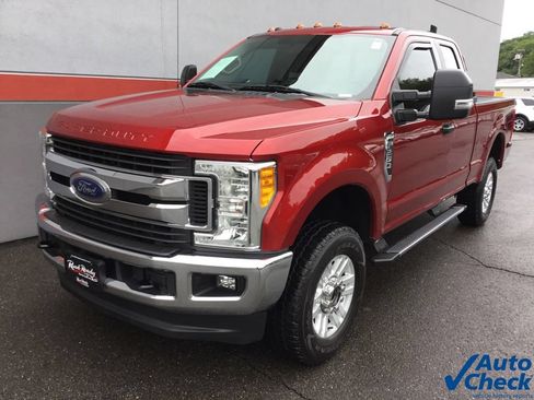 Used 2017 Ford F250 XLT w/ XLT Value Package AWD/4WD image 6