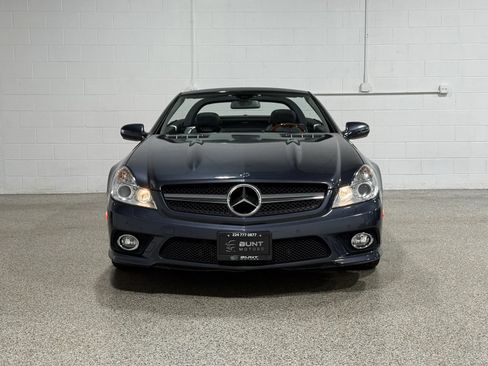 Used 2011 Mercedes-Benz SL 550 image 4