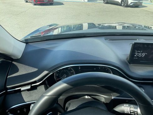 Used 2025 Genesis GV70 2.5T image 25