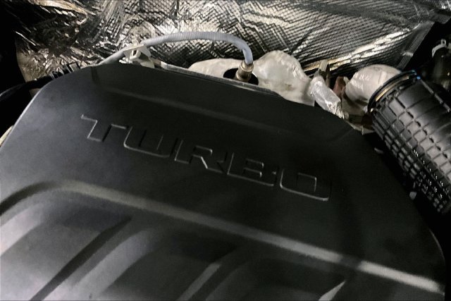 Used 2025 Chevrolet Trax RS FWD image 28