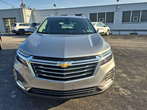 Used 2024 Chevrolet Equinox Premier AWD/4WD image 2