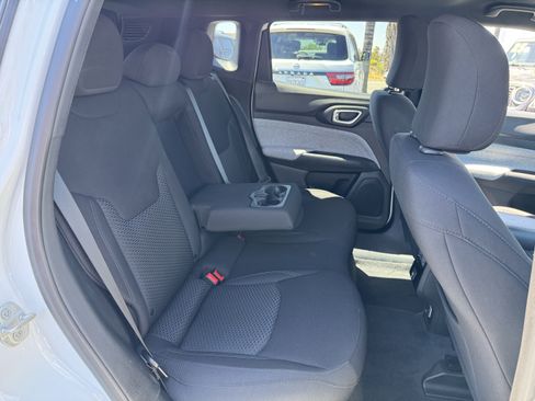Used 2023 Jeep Compass Sport AWD/4WD image 29