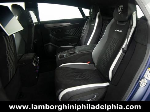 Used 2023 Lamborghini Urus Performante AWD/4WD image 44