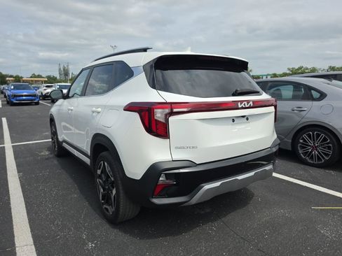 Used 2024 Kia Seltos SX w/ SX Sunroof Package AWD/4WD image 12