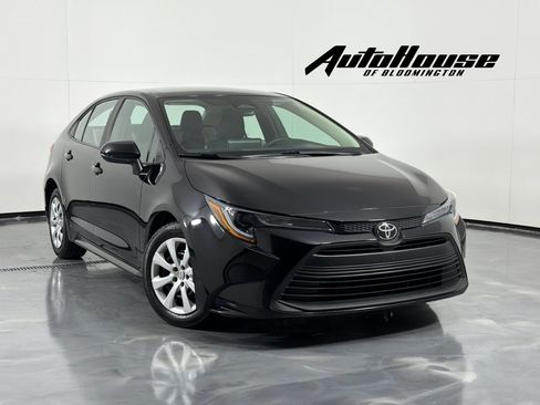 Used 2024 Toyota Corolla LE FWD image 1