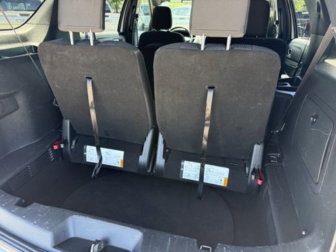 Used 2018 Ford Explorer XLT image 32