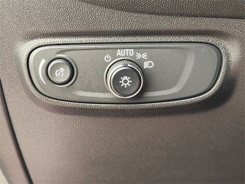 Used 2024 Chevrolet Equinox LS w/ LS Convenience Package image 21