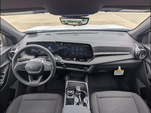 New 2026 Chevrolet Equinox LT w/ Midnight Edition AWD/4WD image 16