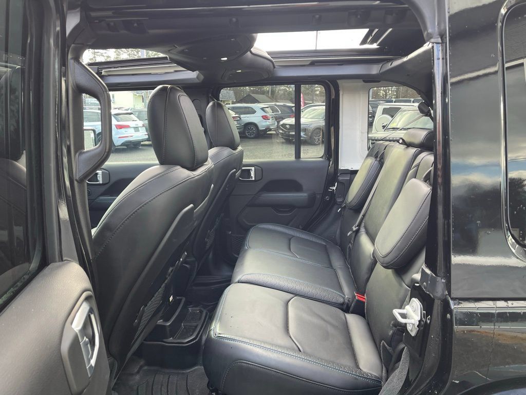 Used 2024 Jeep Wrangler High Altitude AWD/4WD image 15