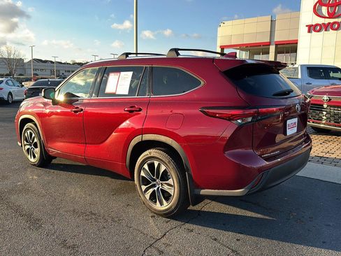 Certified 2020 Toyota Highlander XLE image 3