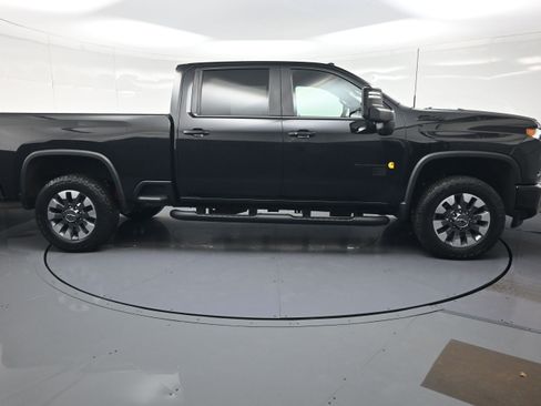 Used 2021 Chevrolet Silverado 2500 LTZ w/ Carhartt Edition AWD/4WD image 2