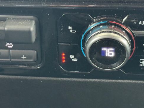 Used 2025 GMC Sierra 1500 SLT image 33