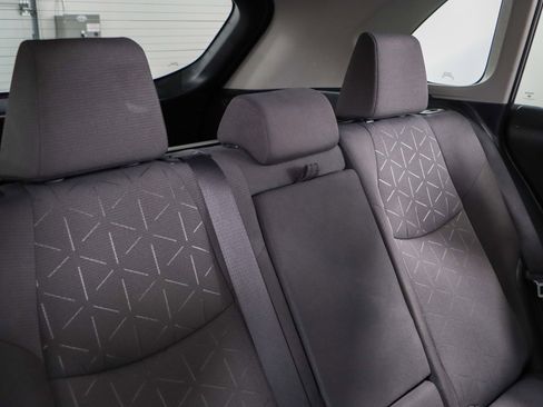 Used 2022 Toyota RAV4 XLE image 27