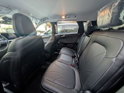 New 2025 Ford Escape SE w/ PHEV Premium Package image 8