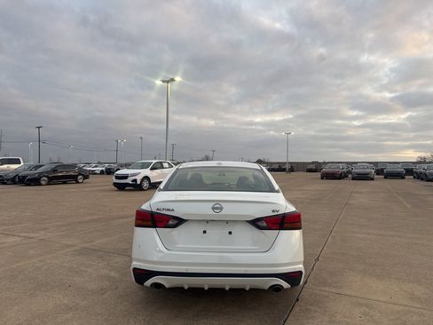 Used 2023 Nissan Altima 2.5 SV w/ SV Premium Package image 20