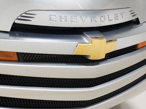 Used 2004 Chevrolet SSR w/ Preferred Equipment Group image 11