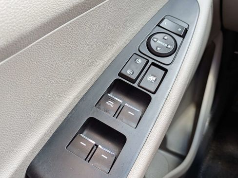 Used 2019 Hyundai Tucson Value FWD image 28
