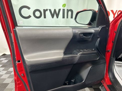 Used 2019 Toyota Tacoma SR w/ SR Convenience Package image 20