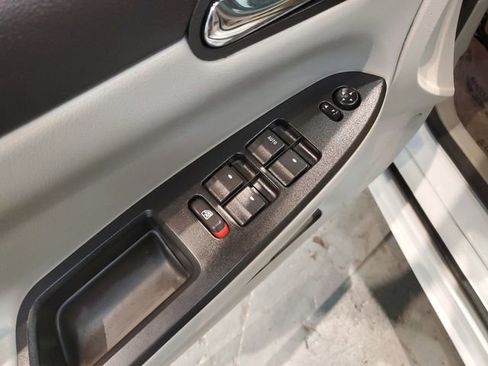 Used 2011 Chevrolet Impala LT image 13