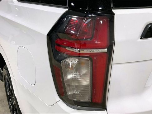 Used 2021 Chevrolet Tahoe RST w/ Luxury Package AWD/4WD image 23