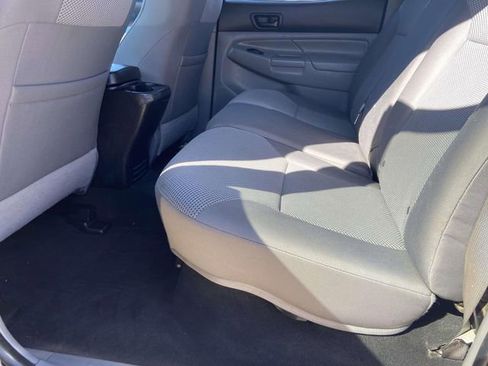 Used 2015 Toyota Tacoma TRD Pro w/ TRD Off-Road Package image 9