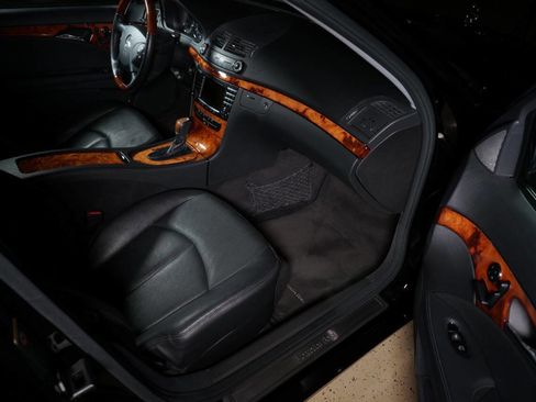 Used 2006 Mercedes-Benz E 350 Sedan image 9