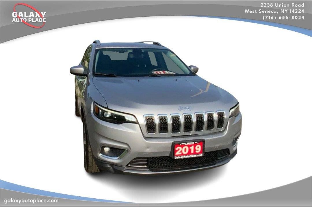 Used 2019 Jeep Cherokee Limited AWD/4WD image 3