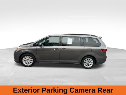Used 2015 Toyota Sienna Limited Premium image 2