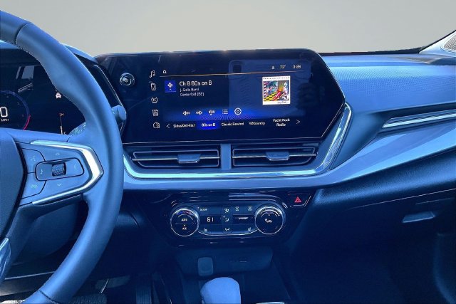Used 2025 Chevrolet Trax ACTIV FWD image 9