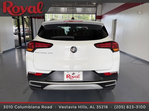 Used 2023 Buick Encore GX Select FWD image 3