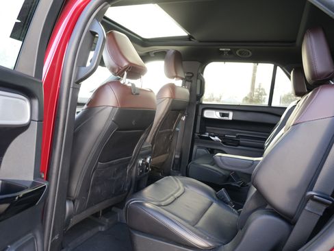 Used 2021 Ford Explorer Platinum w/ Equipment Group 601A image 21