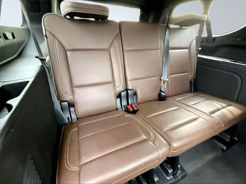 Used 2021 Chevrolet Suburban High Country AWD/4WD image 27