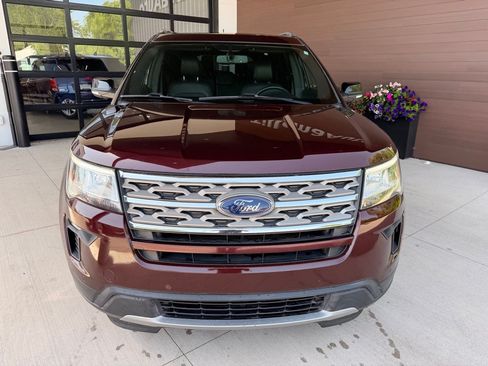Used 2018 Ford Explorer XLT w/ Equipment Group 202A AWD/4WD image 2