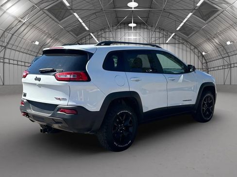 Used 2015 Jeep Cherokee Trailhawk image 5