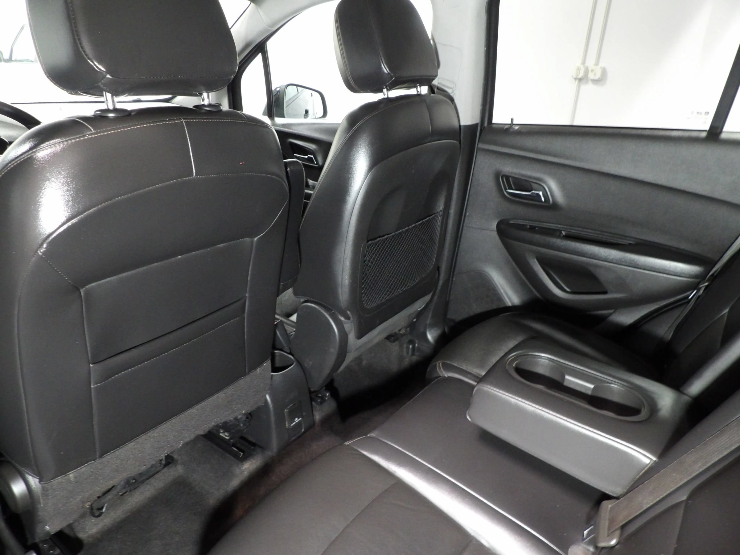 Used 2021 Chevrolet Trax LT w/ Premium Seat Package AWD/4WD image 9