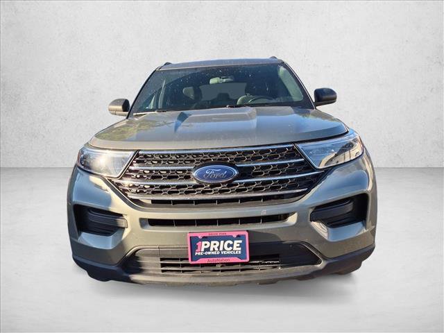 Used 2020 Ford Explorer XLT AWD/4WD image 2