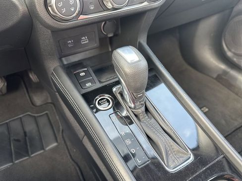 Used 2023 Nissan Kicks SV image 18