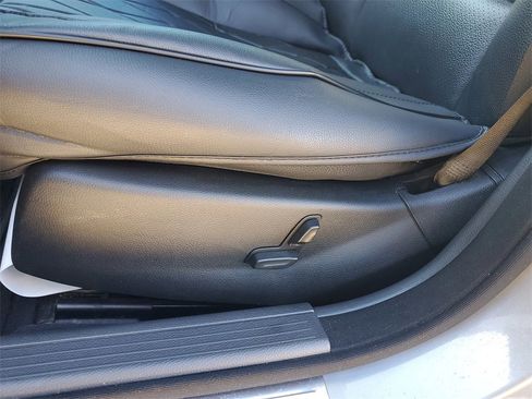 Used 2014 Mercedes-Benz C 250 Sedan image 23