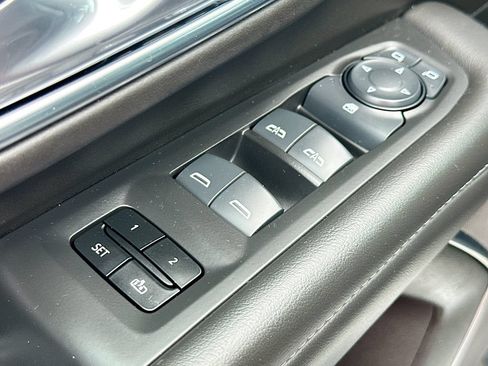 Used 2024 Chevrolet Suburban LT AWD/4WD image 17