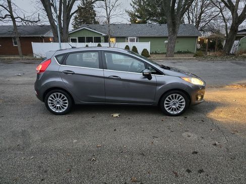 Used 2014 Ford Fiesta Titanium image 2