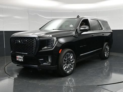 Used 2023 GMC Yukon Denali Ultimate AWD/4WD image 8