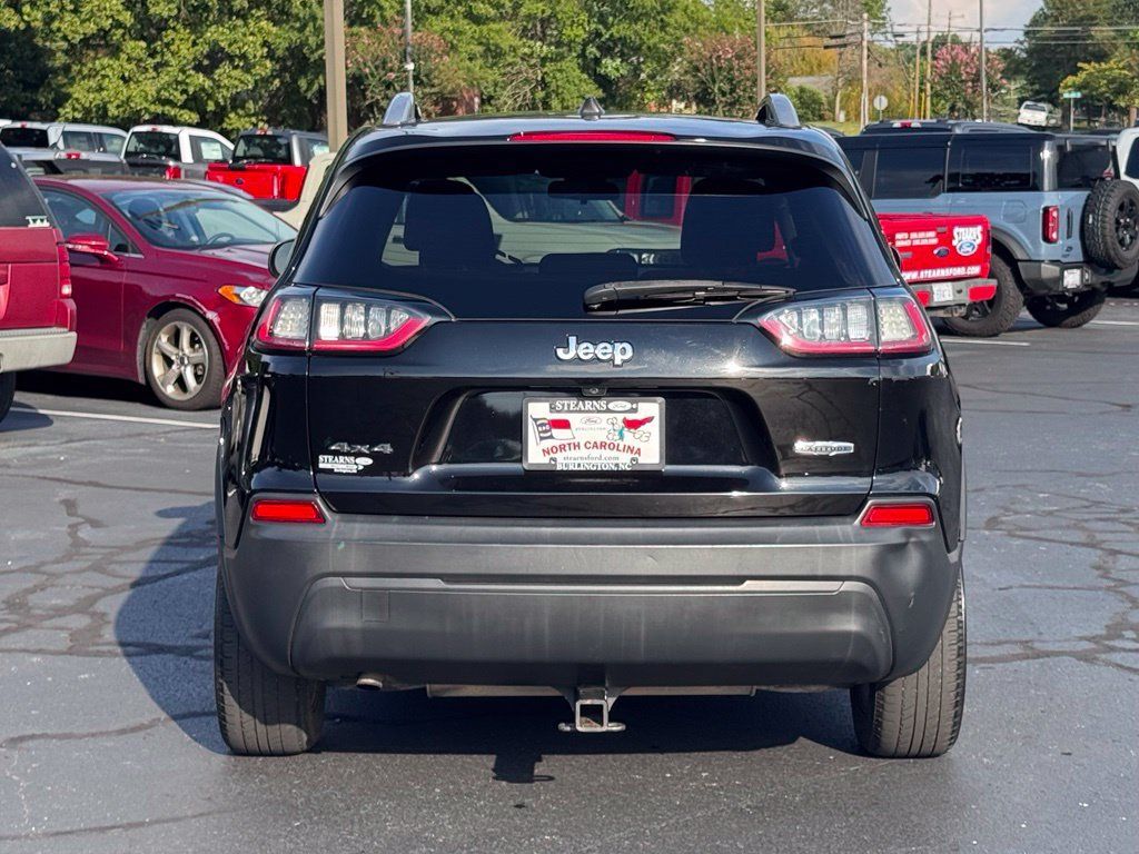 Used 2019 Jeep Cherokee Latitude w/ Popular Appearance Group AWD/4WD image 17