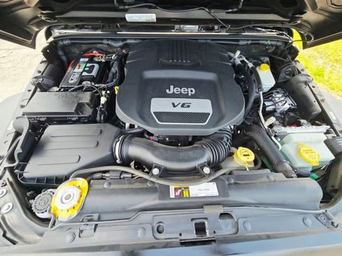 Used 2015 Jeep Wrangler Sport AWD/4WD image 31