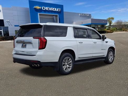 Used 2022 GMC Yukon XL Denali w/ Advanced Technology Package AWD/4WD image 26