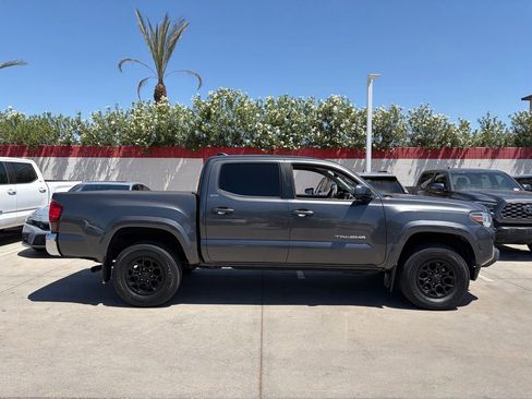 Used 2019 Toyota Tacoma SR5 RWD image 3