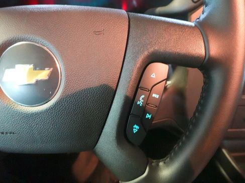 Used 2022 Chevrolet Express 3500 w/ Power Convenience Package RWD image 12